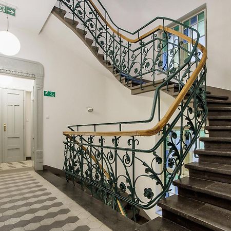 Апартаменты Main Station - 8 Rakowicka Street Краков Экстерьер фото