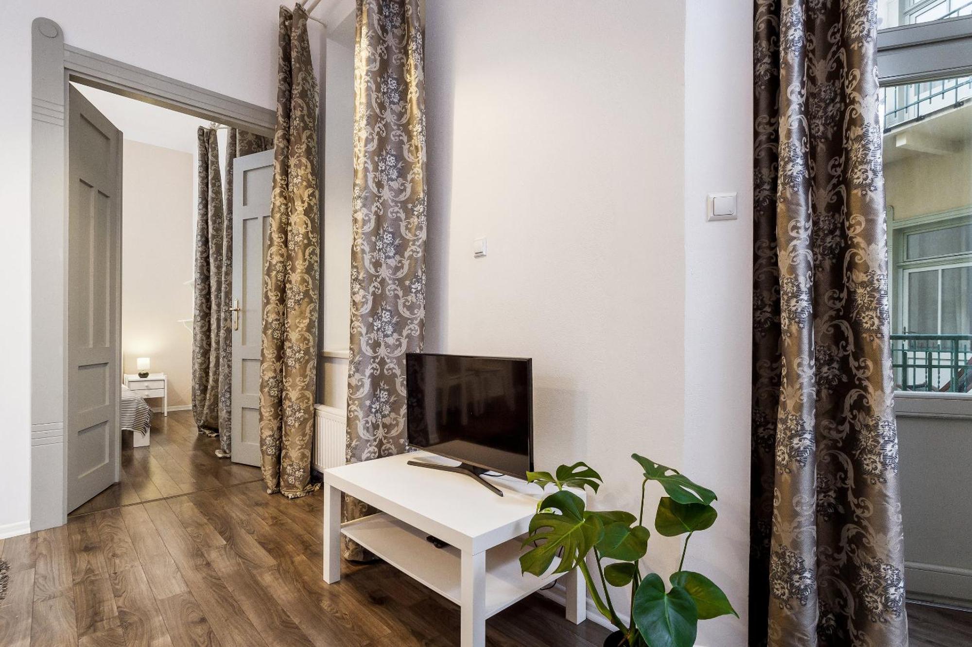 Апартаменты Main Station - 8 Rakowicka Street Краков Экстерьер фото