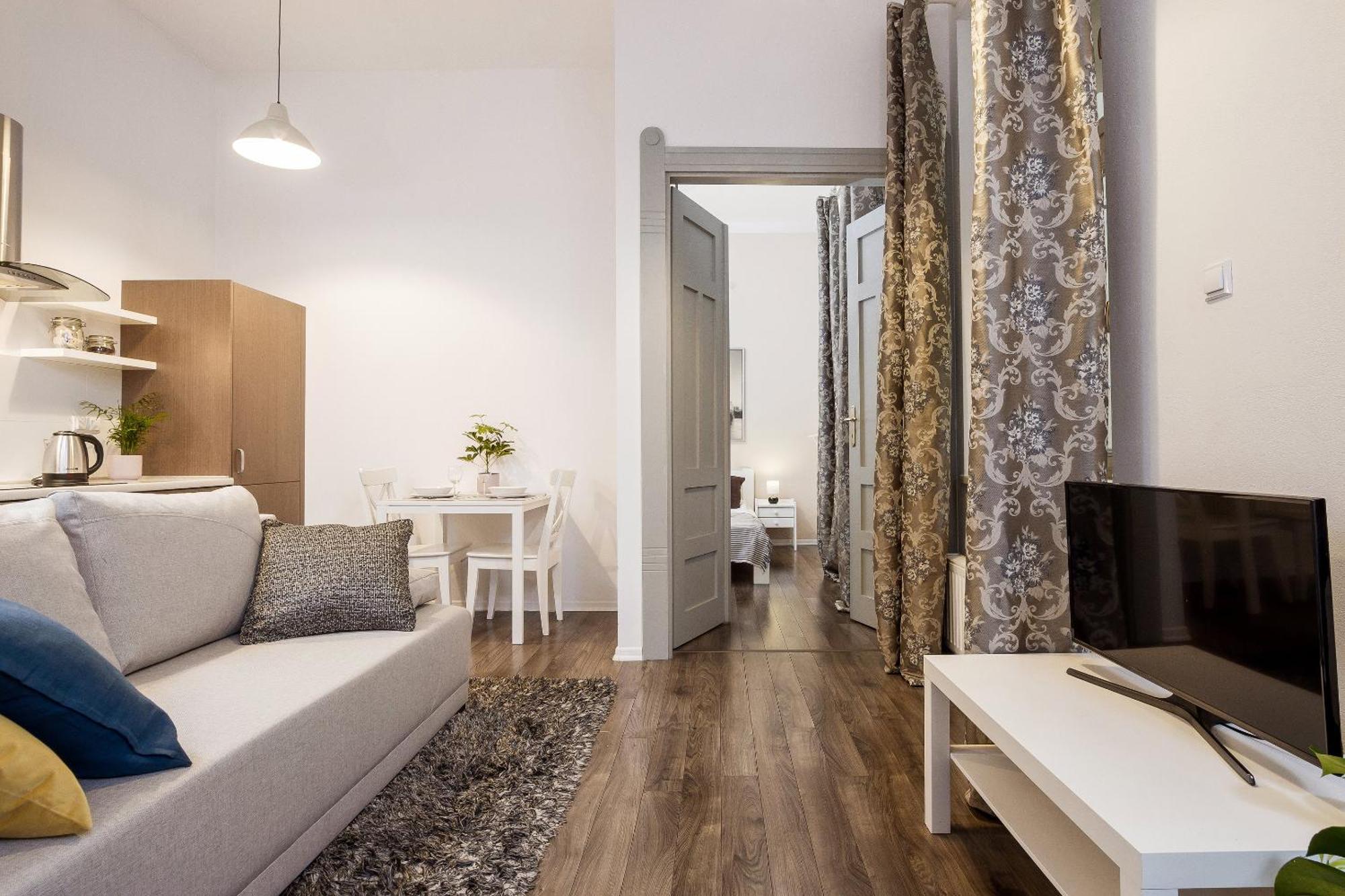 Апартаменты Main Station - 8 Rakowicka Street Краков Экстерьер фото